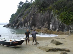 Corpo de pescador que sumiu enquanto pescava com o irmão é