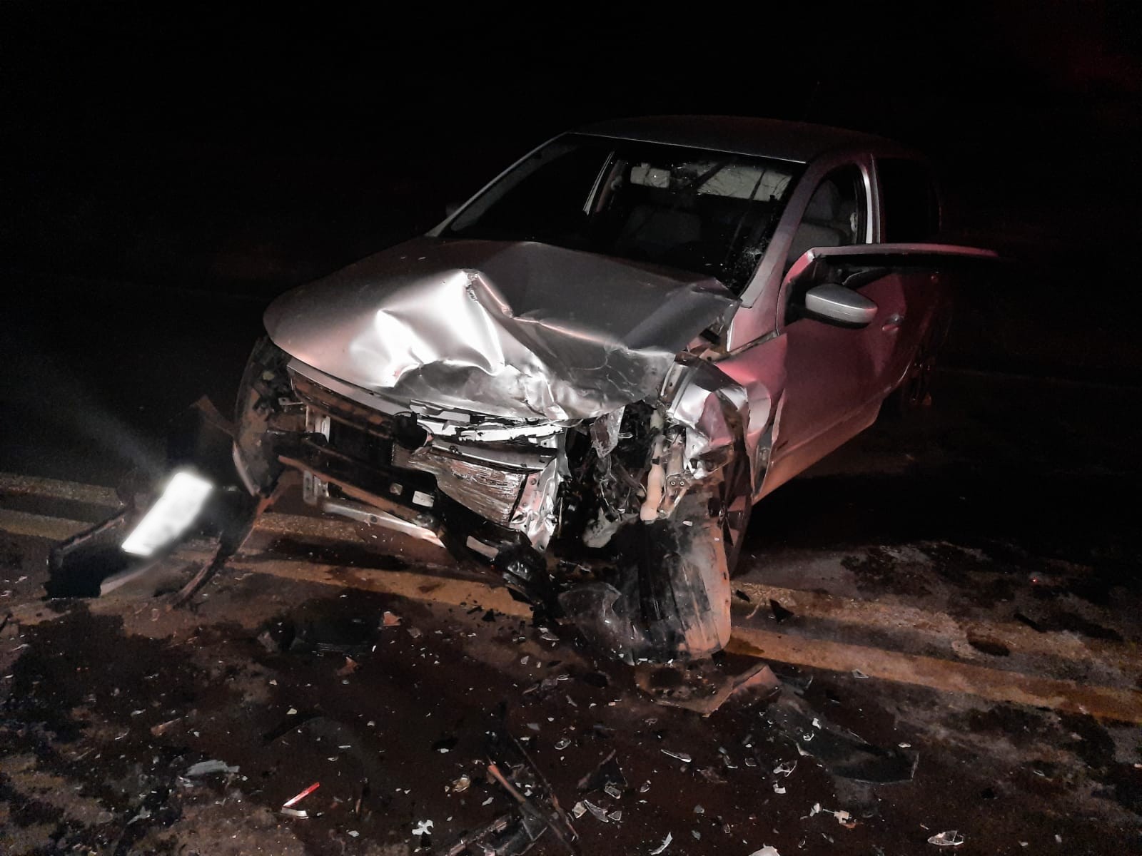 Motorista morre em acidente entre dois carros na PR-180