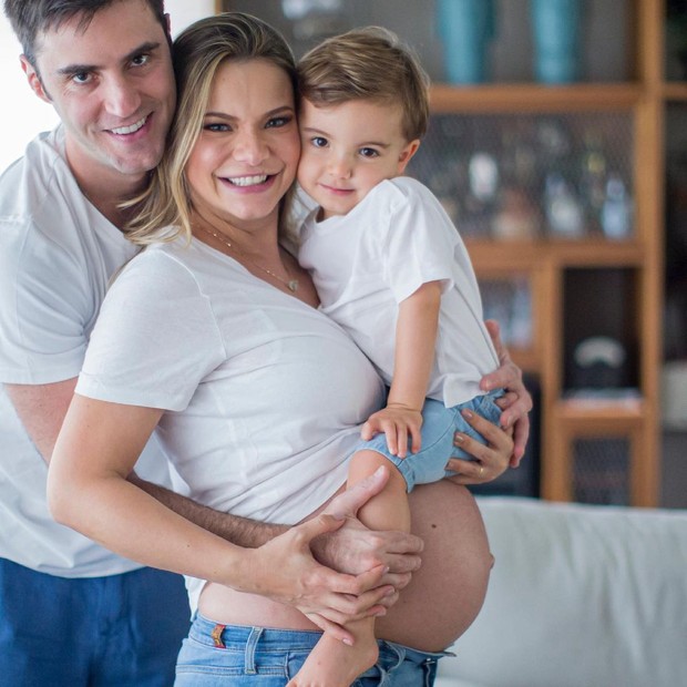 Milena Toscano e Pedro Ozores com o filho João Pedro (Foto: Reprodução/Instagram)