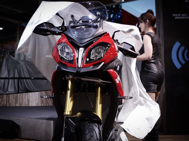Moto S 1000 XR é apresentada no estande da BMW no Salão Duas Rodas 2015 (Foto: Caio Kenji/G1)