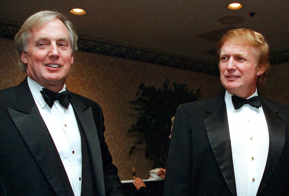 Robert e Donald Trump, em foto de novembro de 1999 — Foto: Diane Bonadreff / AP Photo / Arquivo