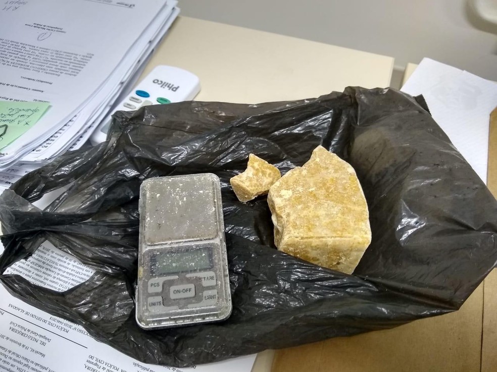 POlícia apreende maconha e balança de precisão em operação em AL — Foto: Divulgação/SSP-AL
