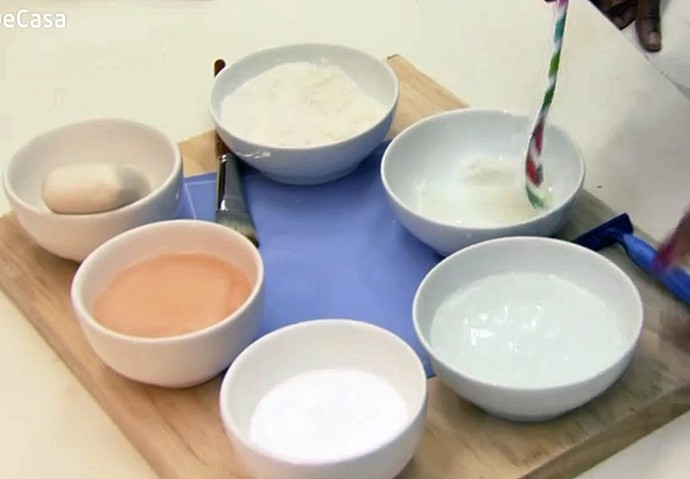 Kathleem Conceição ensina a preparar creme esfoliante (Foto: TV Globo)