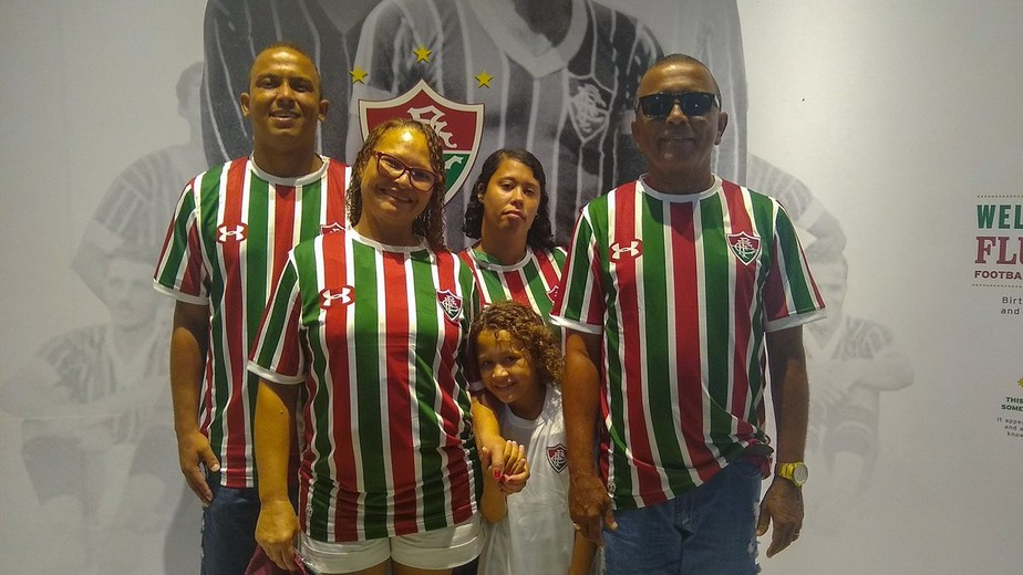 Em visita de torcedora a Laranjeiras, avÃ´ rubro-negro veste camisa do Fluminense