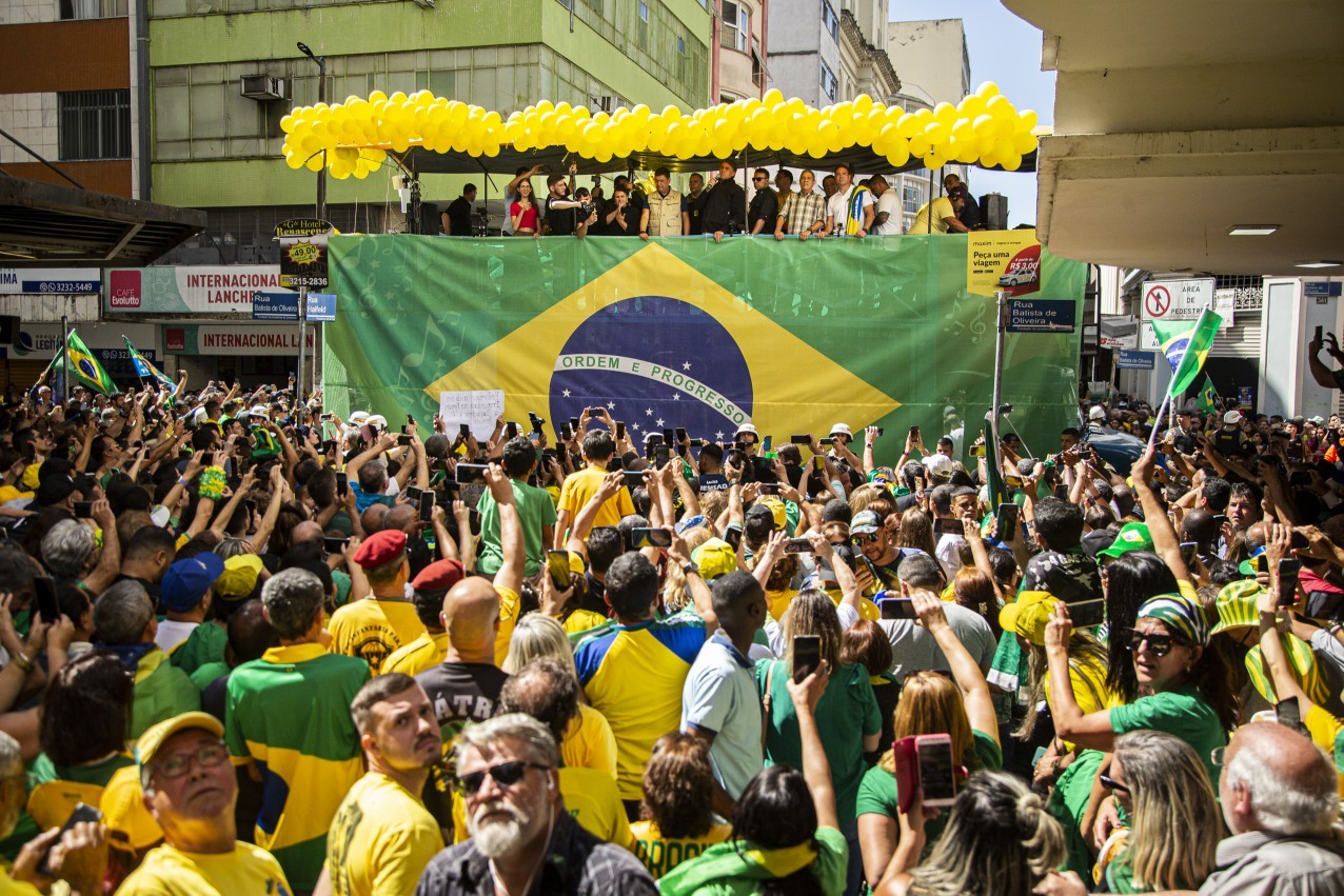 Bolsonaro faz campanha em Juiz de Fora.  — Foto: Hermes de Paula/Agência O Globo