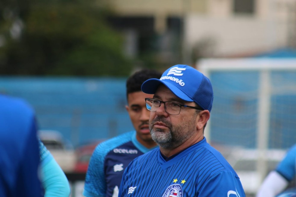 Enderson Morreira comandou primeiro treino no Bahia — Foto: Bruno Queiroz / EC Bahia / Divulgação