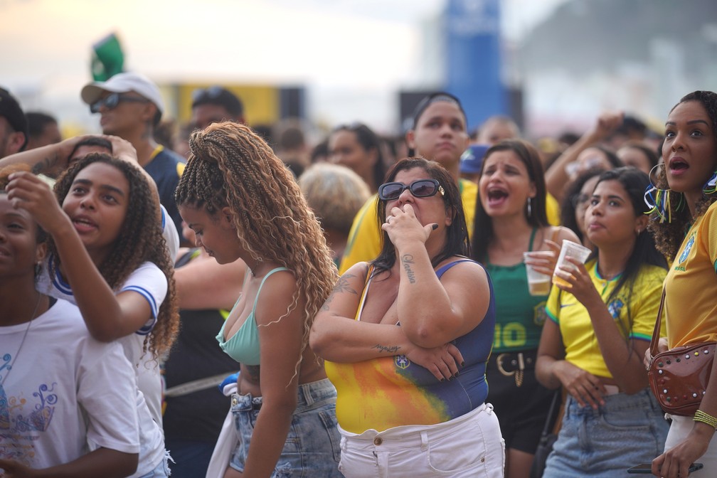 Camarões abre o placar contra o Brasil nos acréscimos — Foto: Marcos Serra Lima/g1