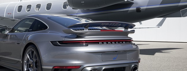 Porsche e Embraer fazem jatinho e 911 combinando — Foto: Divulgação 