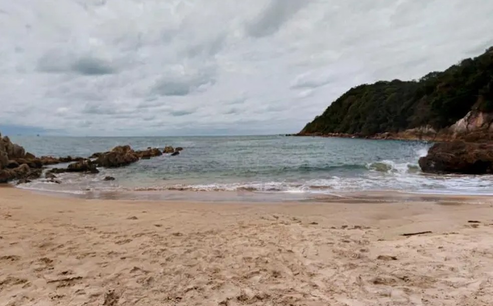 Vítima sentia frio e informou que aguardava resgate por tanto tempo, pois não sabia nadar — Foto: Reprodução/Google Street View