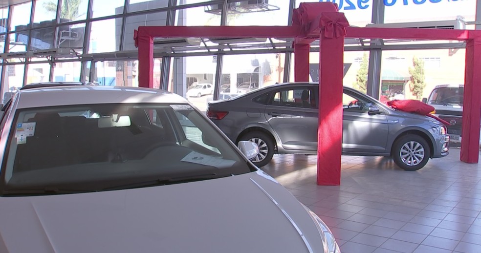ConcessionÃ¡rias aumentam vendas em Itapetininga (Foto: ReproduÃ§Ã£o/TV TEM)