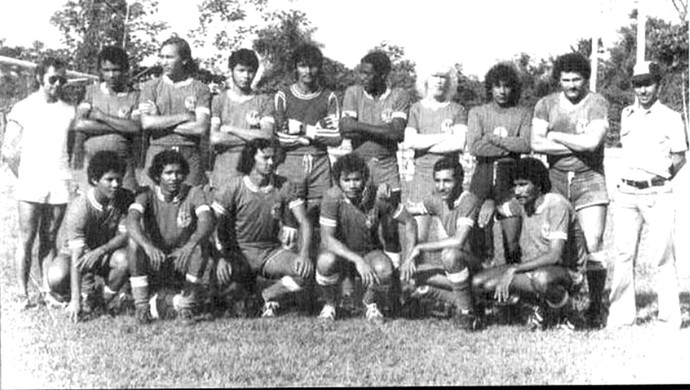 Formação do time do Carcará do Vila Maia na década de 70 (Foto: Arquivo Pessoal/Emanoel Jordanio)