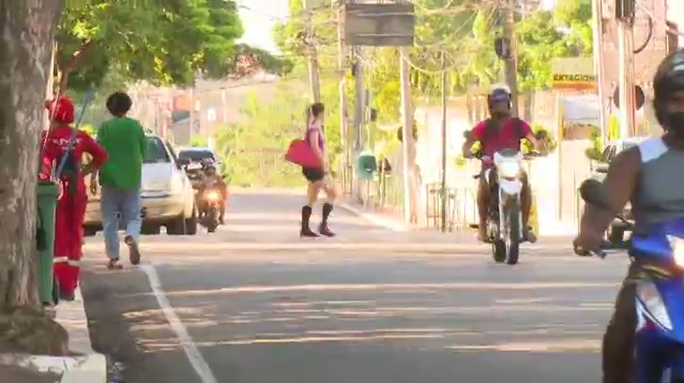 Pedestres que desrespeitarem as leis de trânsito também vão ser multados (Foto: Reprodução/Rede Amazônica Acre)