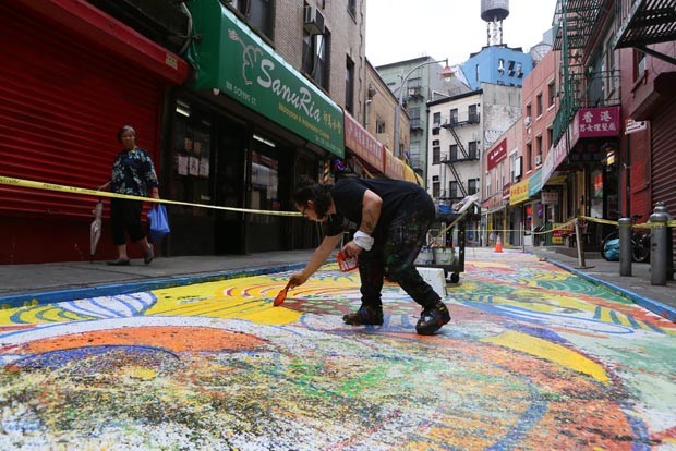 Artista transforma rua mais mortal dos EUA com mural gigantesco (Foto: Divulgação)