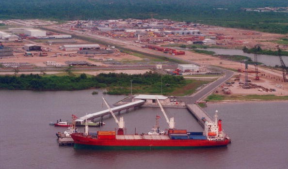 Navio de produção de petróleo na Nigéria (Foto: Getty Images)