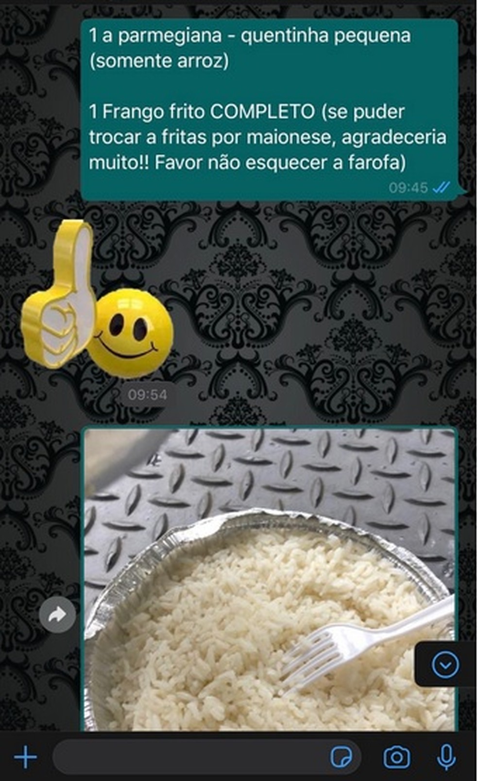 O pedido do frango à parmegiana com o acompanhamento apenas de arroz — Foto: Lucas Duarte/ Redes sociais