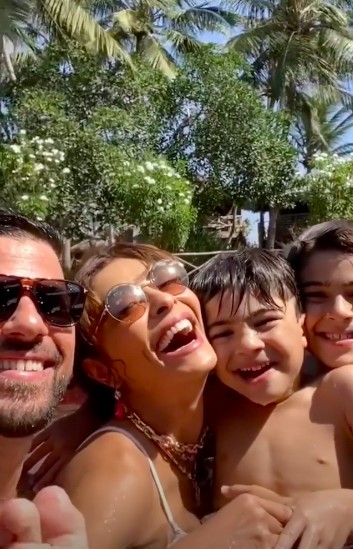 Juliana Paes e família (Foto: Reprodução / Instagram)