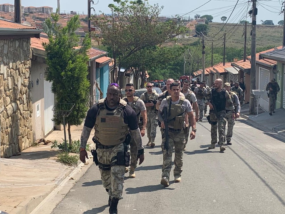 Policiais militares que atuaram no sequestro após roubo em Viracopos  — Foto: Marcello Carvalho/G1