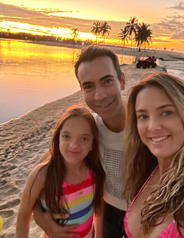 Ticiane Pinheiro e César Tralli curtem férias em família (Foto: Reprodução/Instagram)