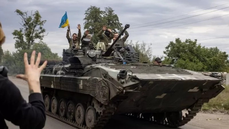 Nas últimas semanas, a Ucrânia conseguiu recuperar grande parte do território invadido pela Rússia (Foto: GETTY IMAGES via BBC)