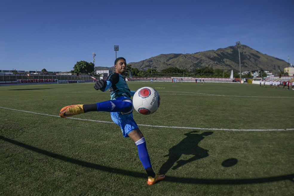 Dyogo no aquecimento em Moça Bonita para o jogo entre Flamengo e Bangu, disputado na quarta — Foto: Alexandre Vidal/Flamengo