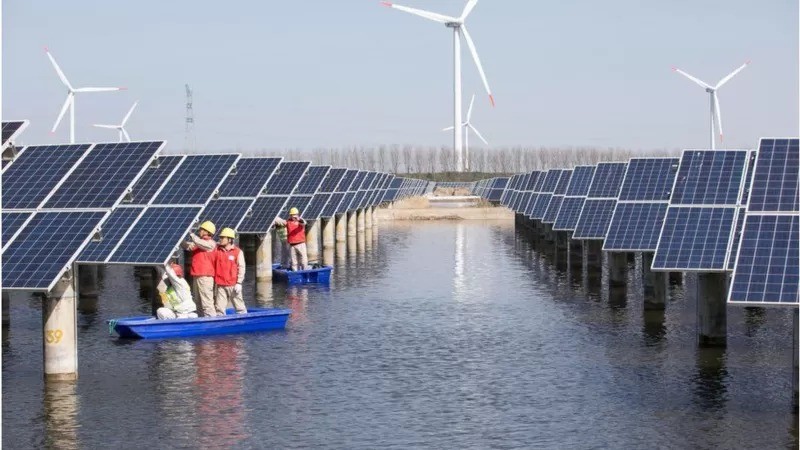 Custo da energia alternativa caiu drasticamente na última década (Foto: Getty Images via BBC News)