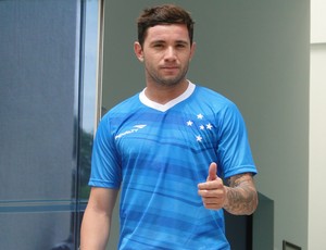 Revisão de detalhes do contrato com o Cruzeiro adia apresentação de Mena