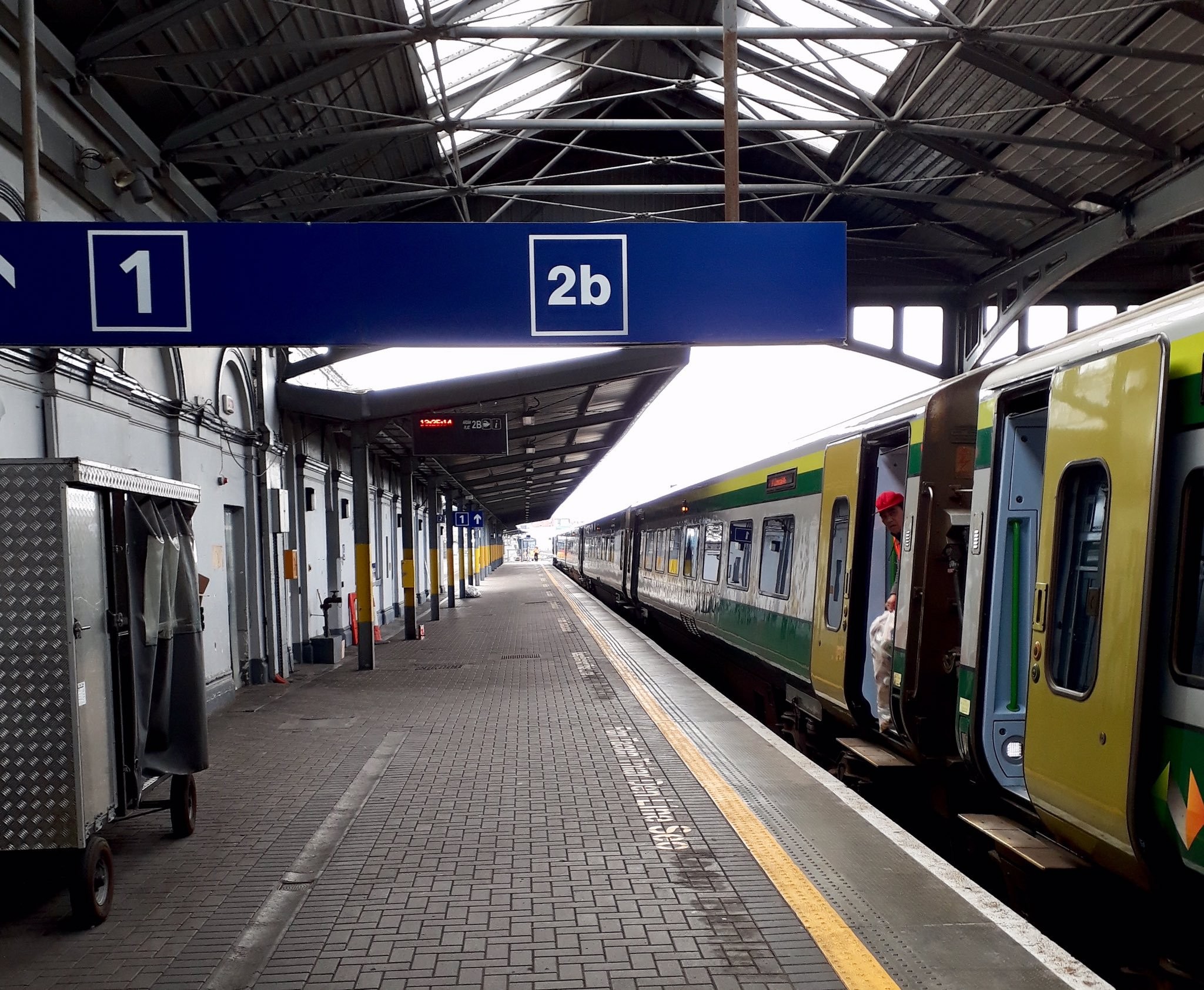 A bebê nasceu em um trem que ia para Dublin, na Irlanda (Foto: Reprodução/Twitter)