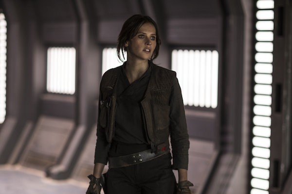 Felicity Jones em cena de 'Rogue One: Uma História Star Wars' (Foto: Divulgação)