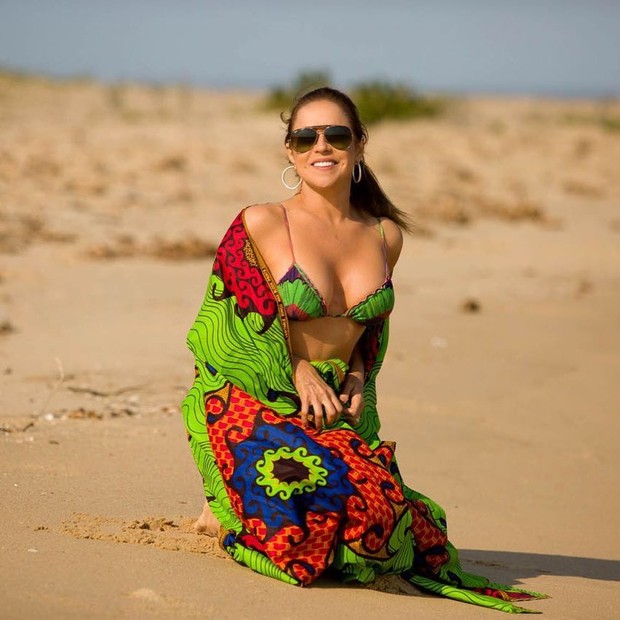 Daniella Mercury posa de biquíni em Moçambique (Foto: Reprodução/Instagram)