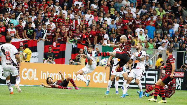 ManÃÂ© Garrincha teve casa cheia
