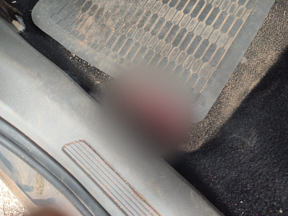 Passageira encontra feto dentro de carro de aplicativo em Rio Branco | Acre  | G1