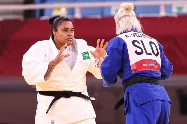  Brasileira Maria Suelen saiu de maca do tatame nas Olimpíadas (Foto: CBJ/Divulgação)