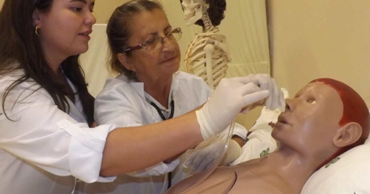 G1 - Idosa de 67 anos volta para escola e sonha em se formar em ...