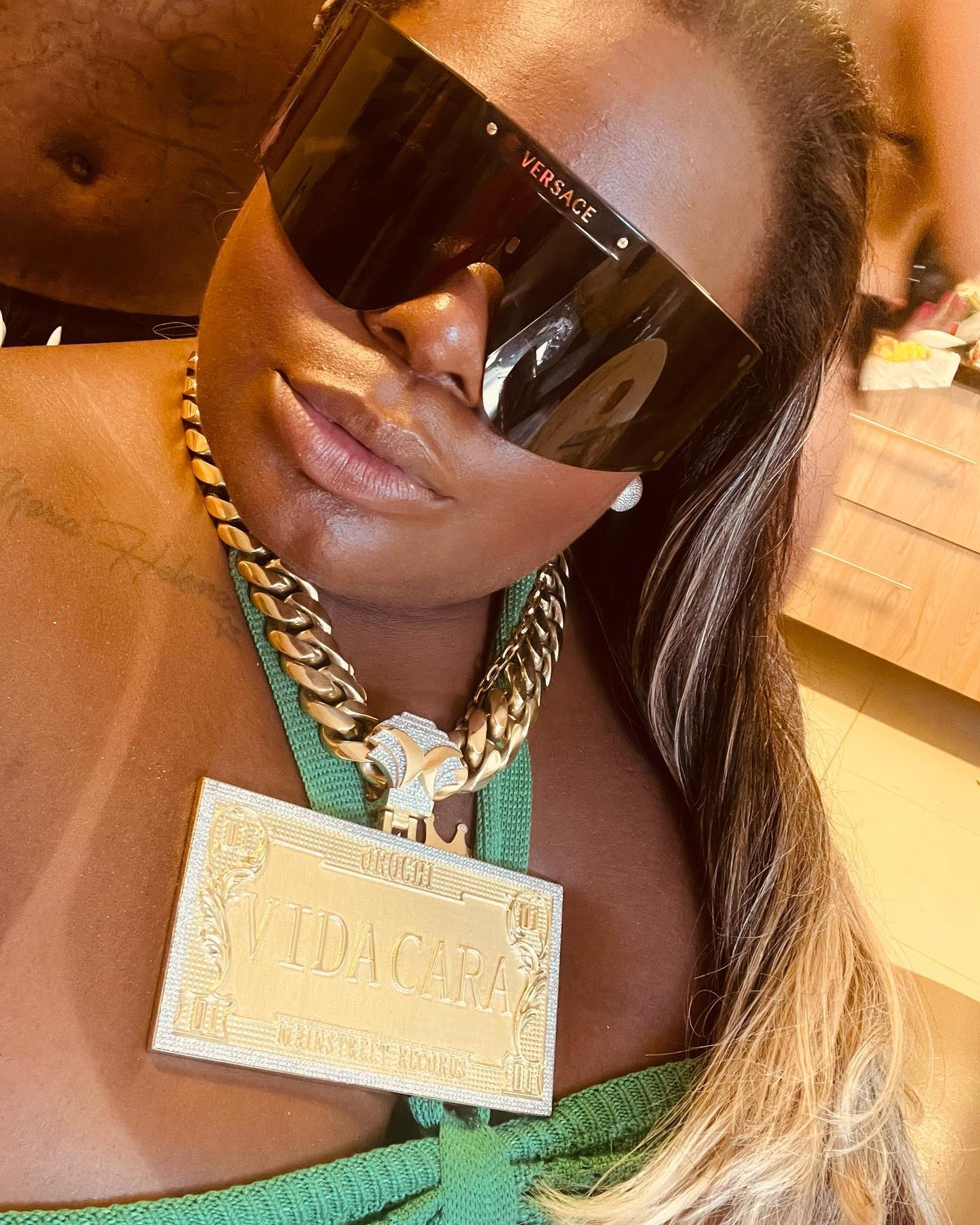 Jojo Todynho com colar de ouro de 2 quilos — Foto: Reprodução/Instagram