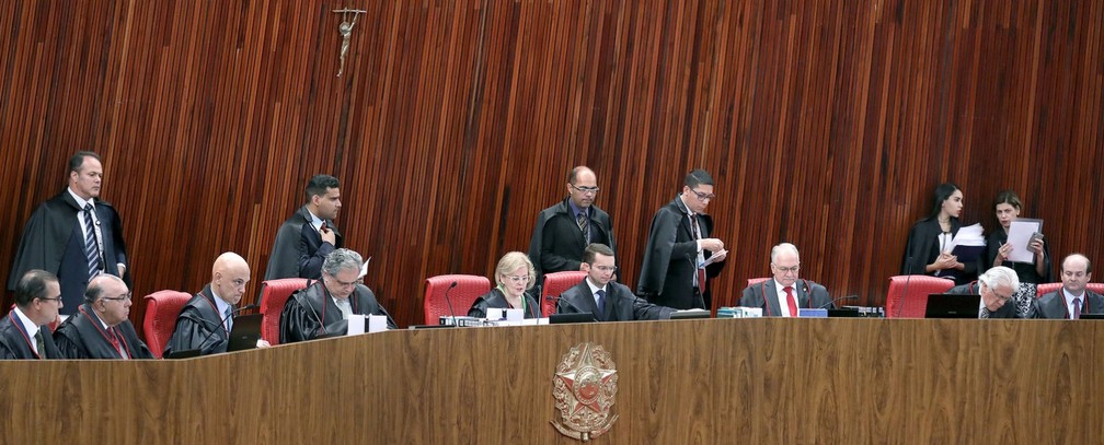 Ministros do TSE reunidos no plenário do tribunal durante a sessão desta terça-feira (28) (Foto: Roberto Jayme/ Ascom /TSE)