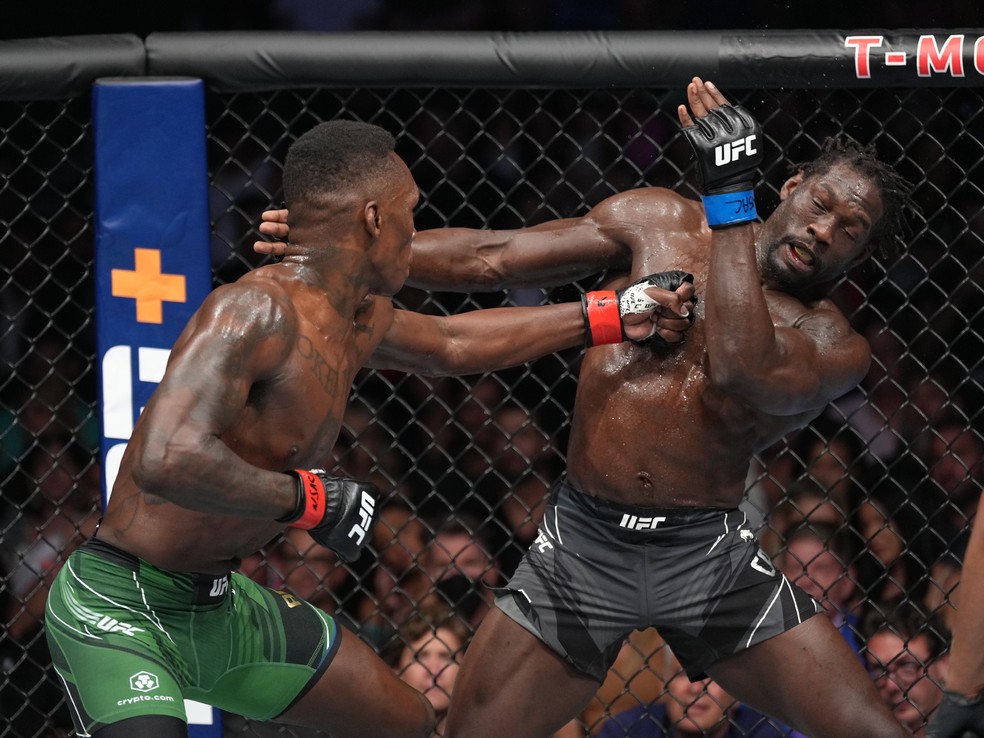 Israel Adesanya Jared Cannonier UFC 276 — Foto: Getty Images