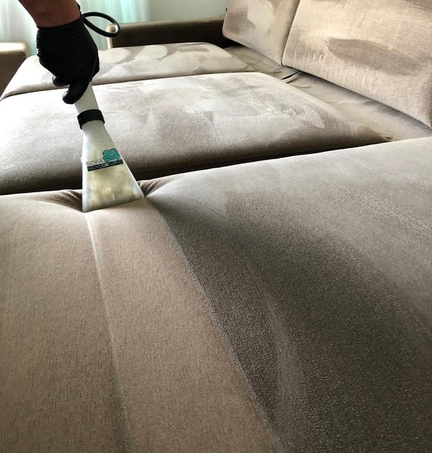 A impermeabilização do sofá pode aumentar sua vida útil e também facilitar a limpeza no dia a dia (Foto: Divulgação)