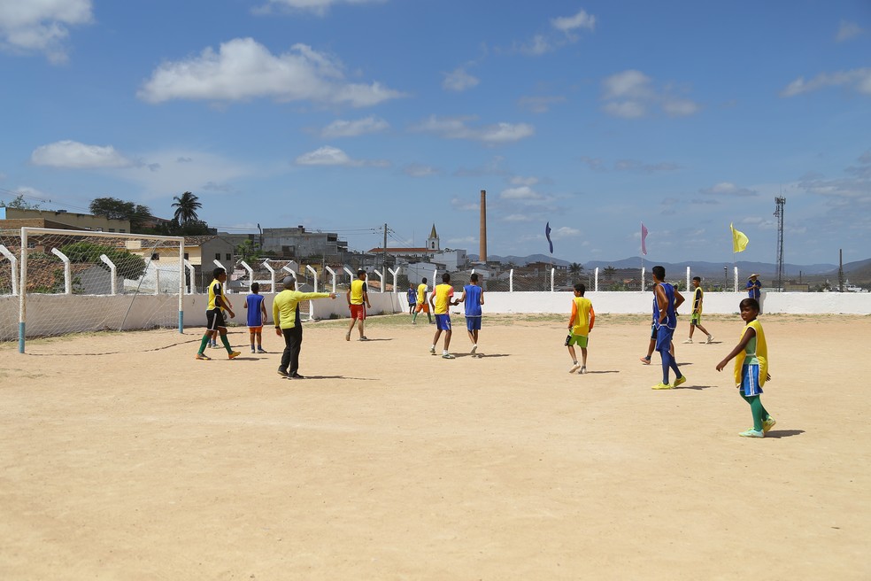 Unidade também oferece curso de futebol de campo (Foto: Divulgação/Sesc)