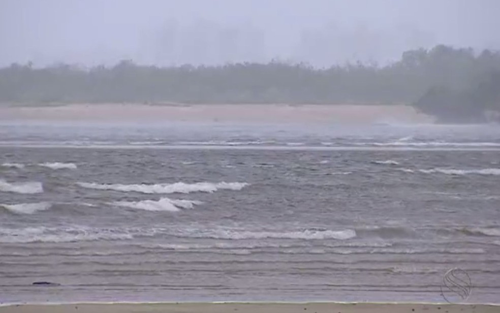 Ressaca do mar em Sergipe — Foto: Reprodução/TV Sergipe/Arquivo