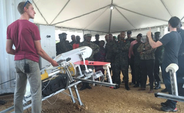 Ruanda testa drones para envio de sangue, plasma e coagulantes a hospitais remotos (Foto: Reprodução/BBC)