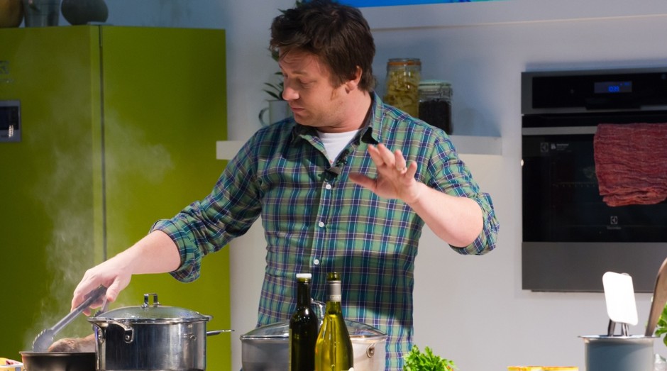 Jamie Oliver é responsável pelo cardápio de 6 redes de restaurantes espalhadas pelo mundo (Foto: Shutterstock)