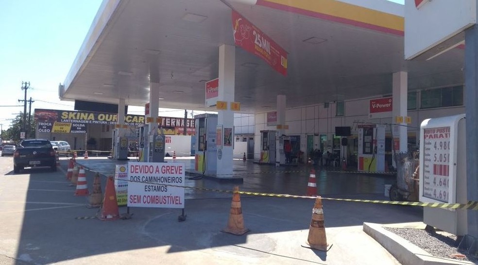 No sábado (26), o sindicato informou que a paralisação dos caminhoneiros tinha deixado ao menos 59 postos sem gasolina em Rio Branco (Foto: Dayane Leite/Rede Amazônica Acre )
