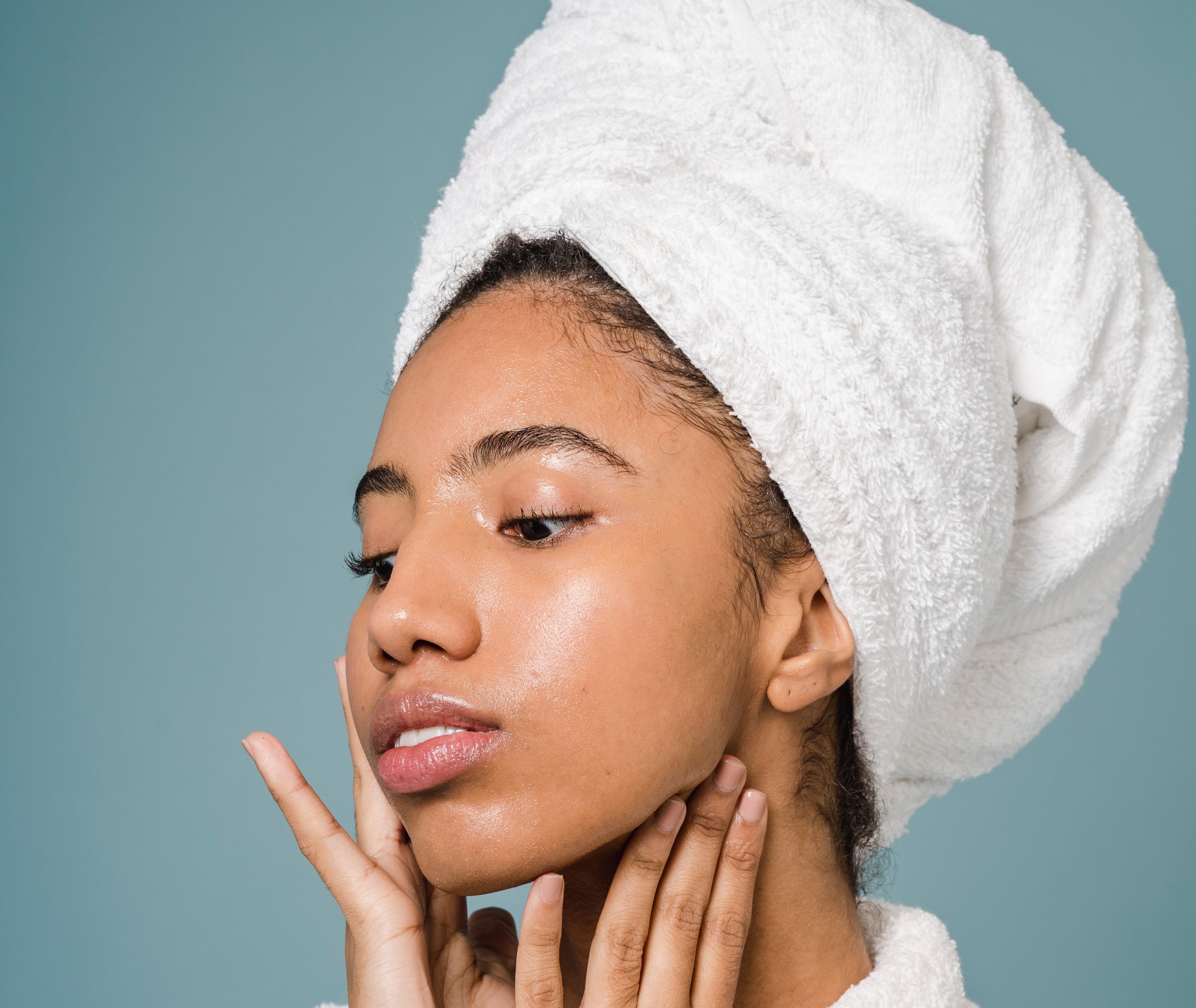 7 opções de óleos corporais para hidratar a pele durante o banho