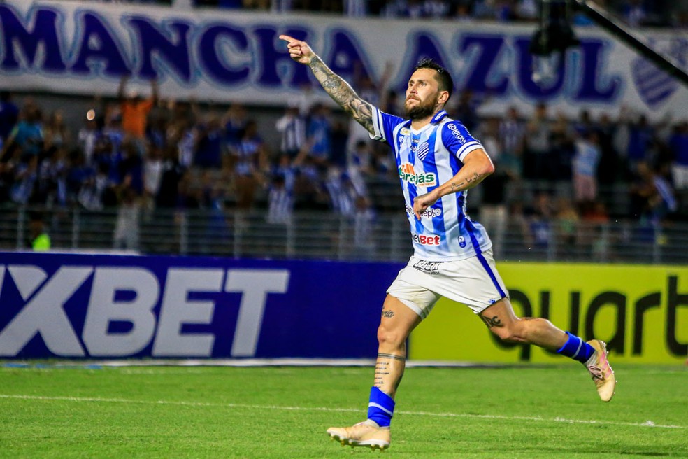 Jonatan Gómez foi um dos destaques do CSA no Brasileiro — Foto: Ailton Cruz - Gazeta de Alagoas