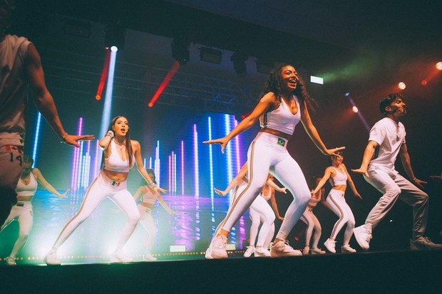 Mundo Gloob - Você sabia que a Any Gabrielly, integrante do Now United,  fazia a Chica em Buuu?! 😱 Então prepara o coração que eu tenho uma notícia  IN-CRÍ-VEL: a partir de