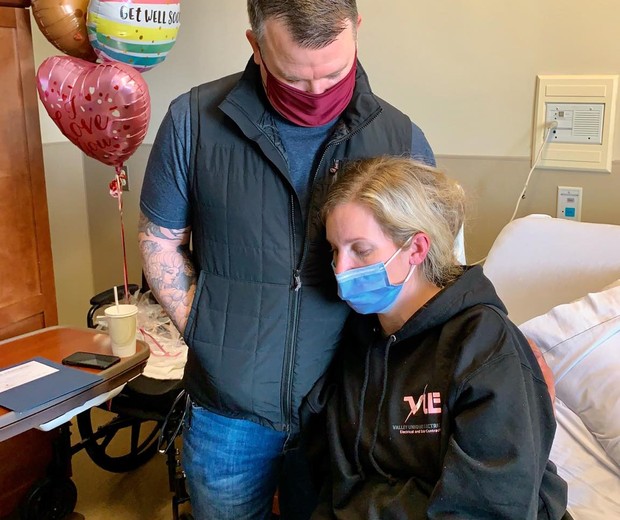 Dallas foi hospitalizada com coronavírus e ficou sete semanas em tratamento (Foto: Reprodução/Facebook/Community Regional Medical Center)