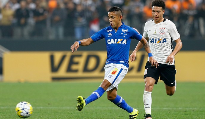 Polivalente do Cruzeiro, Rafinha revela preferência por atuar pela esquerda