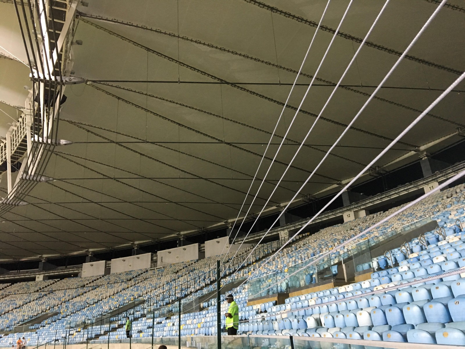 Atrás das grades: nova setorização do Maracanã isola organizadas no estádio