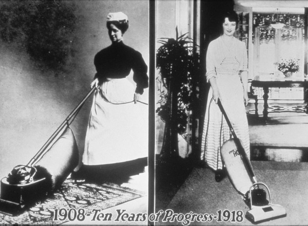 Em 1908, a empresa The Hoover Company foi criada e lançou o aspirador de pó que lembra uma vassoura, um conceito que segue até hoje nos modelos verticais (Foto: Reprodução / Hoover)