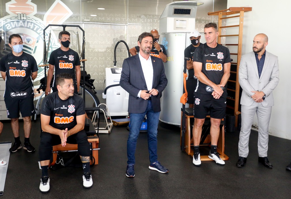 Consultoria de gestão inicia trabalho no Corinthians; clube diz que não abre mão de time forte